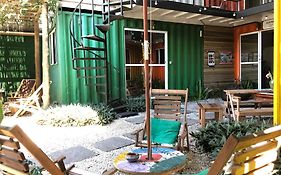 HOSTEL Suítes Containers